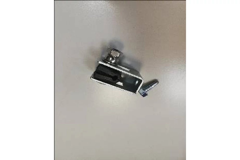 Kép 2/2 - Falra szerelhető rögzítő bilincs