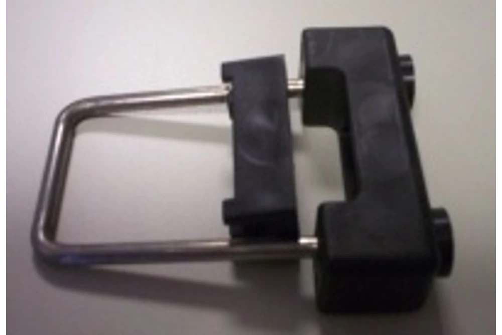 Kép 1/2 - Rozsdamentes rögzítő bilincs 60x40mm-es oszlophoz