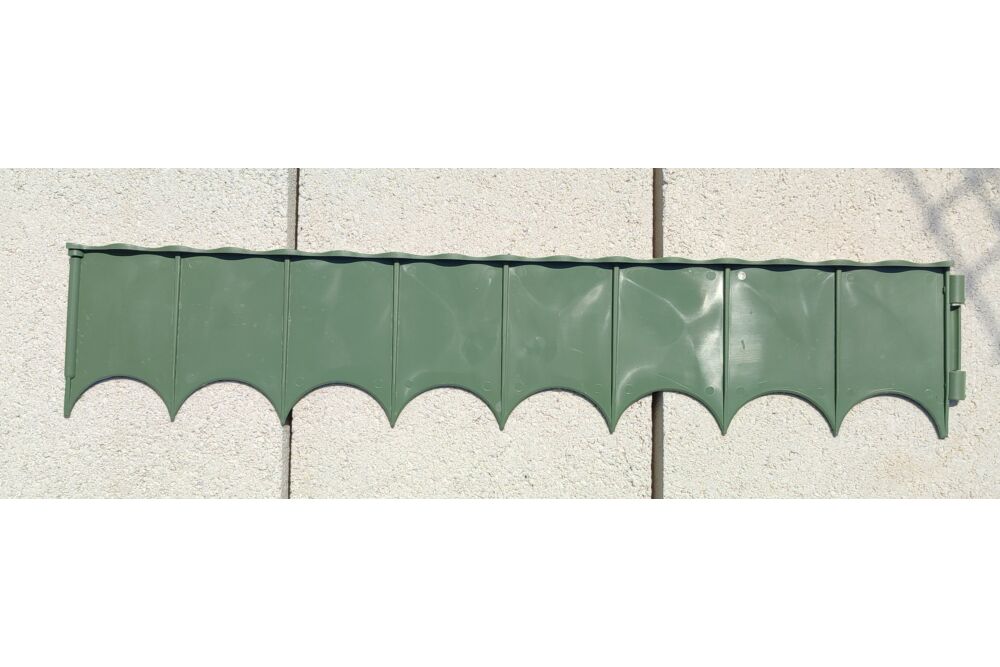 Műanyag Leszúrható Ágyásszegély, zöld (60 x 12 x 2 cm)