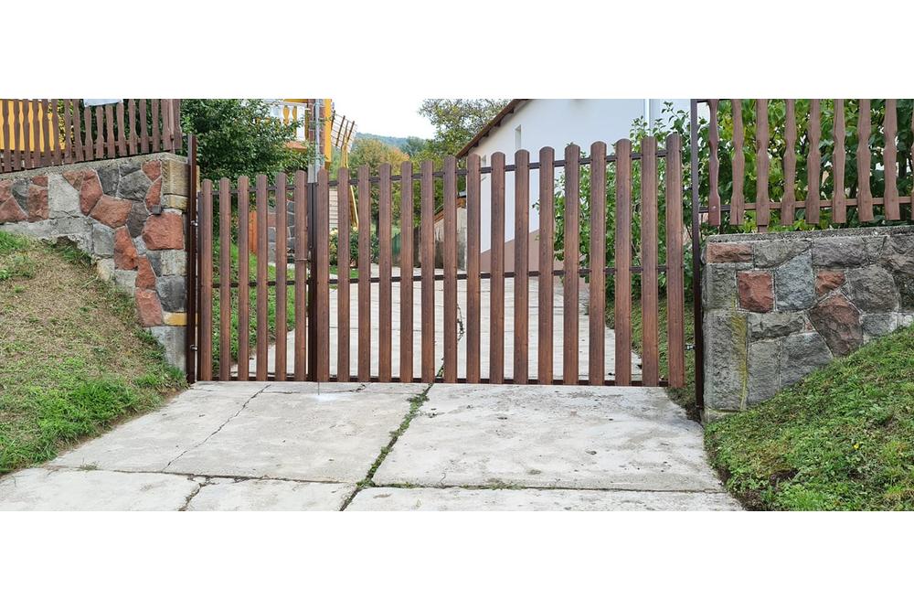 T15 DAKO HILL ÍVES ACÉL KERÍTÉSLÉC, fényes, antracitszürke (RAL 7016), zensteel (1500 x 110 x 0,40 - 0,55 mm) KÉTOLDALAS T15 DAKO HILL ÍVES ACÉL KERÍTÉSLÉC, fényes, antracitszürke (RAL 7016), zensteel (1500 x 110 x 0,40 - 0,55 mm) KÉTOLDALAS