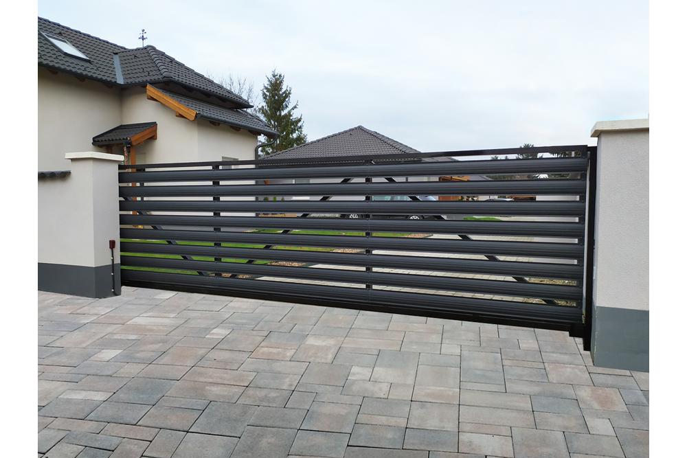 T15 DAKO HILL ÍVES ACÉL KERÍTÉSLÉC, fényes, antracitszürke (RAL 7016), zensteel (1500 x 110 x 0,40 - 0,55 mm) KÉTOLDALAS T15 DAKO HILL ÍVES ACÉL KERÍTÉSLÉC, fényes, antracitszürke (RAL 7016), zensteel (1500 x 110 x 0,40 - 0,55 mm) KÉTOLDALAS