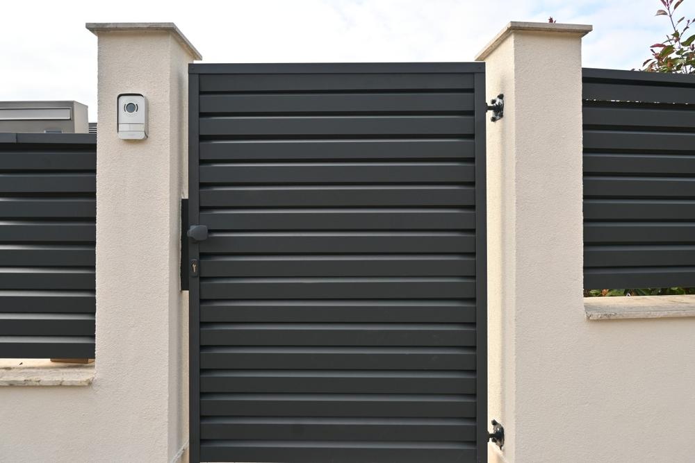 T38 DAKO LINE SZÖGLETES ACÉL KERÍTÉSLÉC, fényes, antracitszürke (RAL 7016), zensteel (1500 x 97 x 0,40 - 0,55 mm) KÉTOLDALAS T38 DAKO LINE SZÖGLETES ACÉL KERÍTÉSLÉC, fényes, antracitszürke (RAL 7016), zensteel (1500 x 97 x 0,40 - 0,55 mm) KÉTOLDALAS