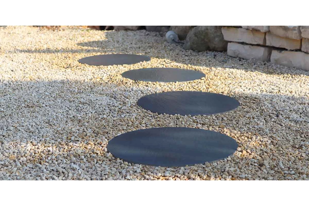 Kép 2/2 - CERCHIO ARDESIA NERA KŐPORCELÁN TIPEGŐ/LÉPŐKŐ, FEKETE, BABÓ KŐBURKOLATOK (37,5X2 CM)