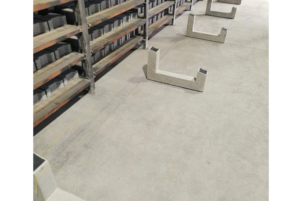 Kép 3/6 - BETON NAPELEMTARTÓ, EGOM-KŐ 