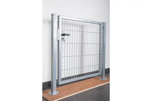 Horganyzott egyszárnyú kapu (1500x1000m) oszlopokkal