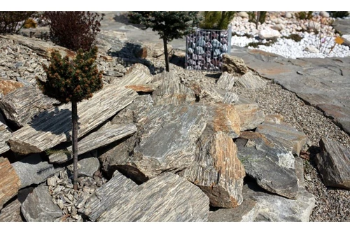 Gneisz/Fakő, Csíkos, Lapos (roppantott) Díszítő Szikla