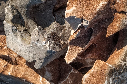 Bolgár Lyukacsos Díszítő Szikla