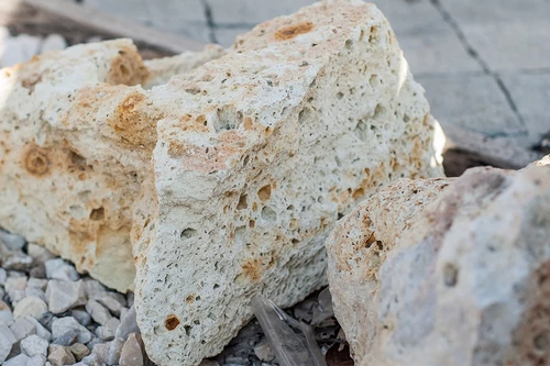 Mádi Sárga Tufa Díszítő Szikla