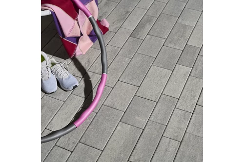 Via Stretto térkő, sziklafoltos
