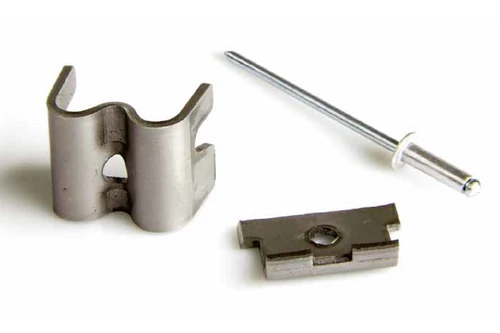 Szegecses M összekötő elem