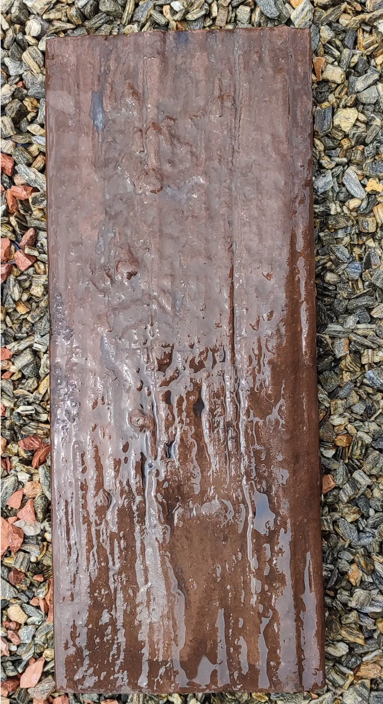 Vasúti talpfa, sima, barna, egomkő (58x24x5 cm)